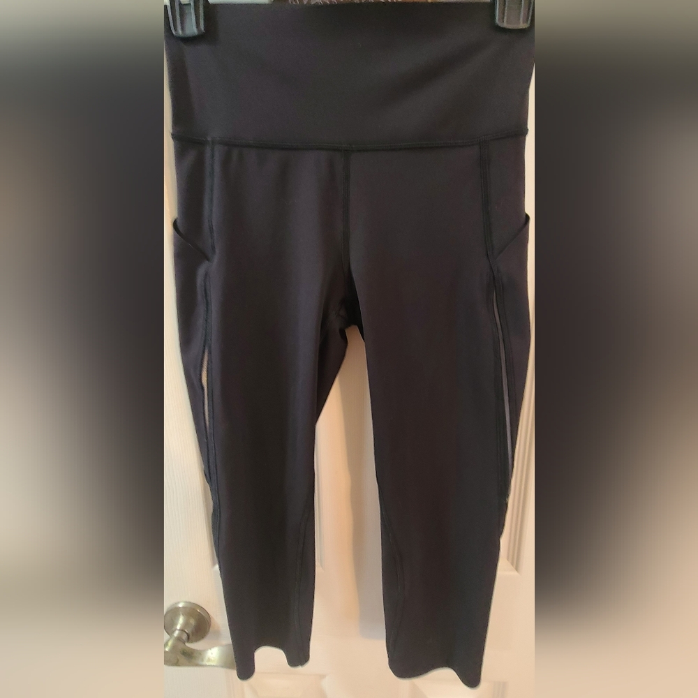 Lululemon leggings size 6